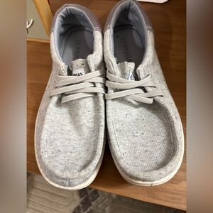 Magellan Outdoors Light Gray Loafers